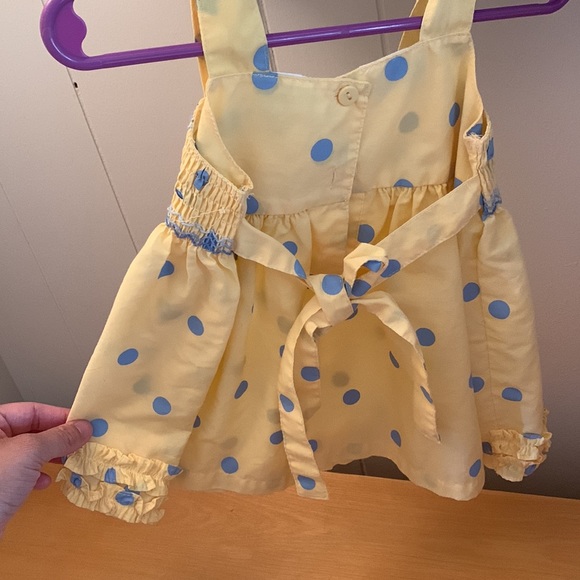 👶🏽 5/$10 yellow dress, blue polka dots - Picture 6 of 6